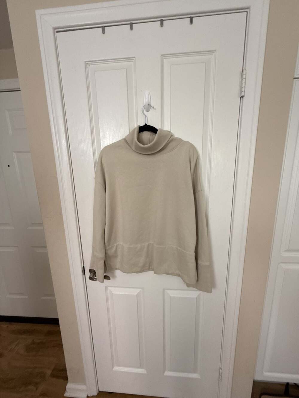 Gap Women's Size S Beige Mock Neck Fleece Sweatshirt